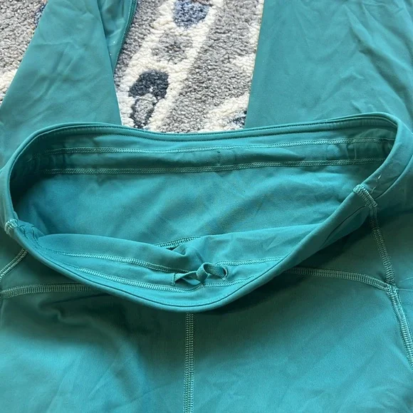 Lululemon Swift Speed HR Crop - size 8 -teal color - Picture 3 of 7
